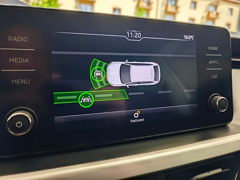 Škoda Scala (2020) 1.0 TSi Drive 125 Years - fotka 25 z 40