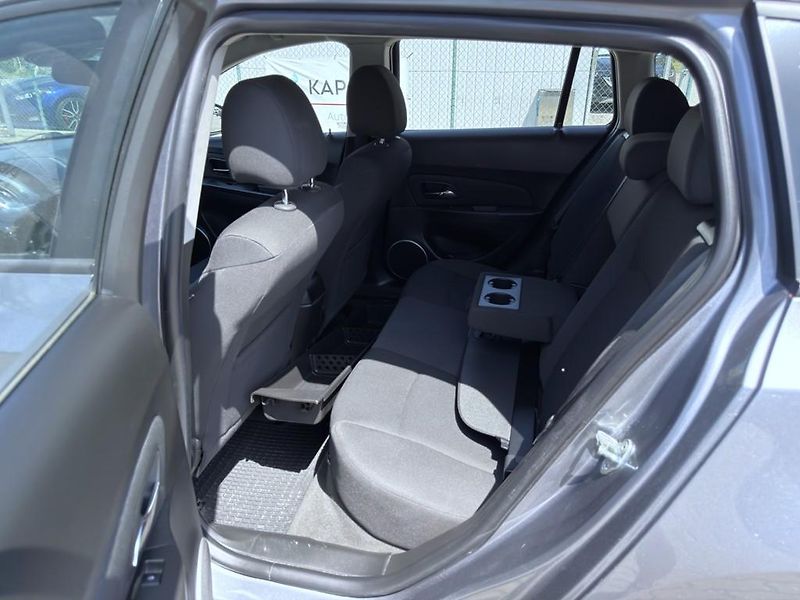 Chevrolet Cruze 1.7 TD 96 kW servisní knížka - fotka 7 z 15