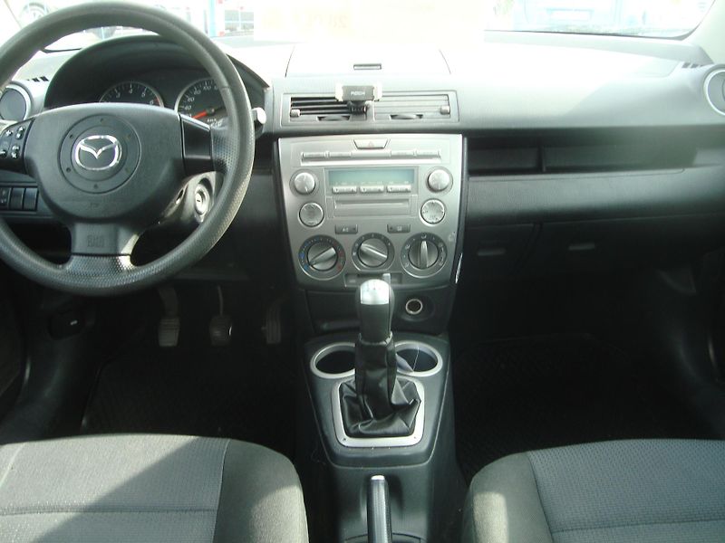 Mazda 2 (2006) 1,2 - fotka 8 z 17
