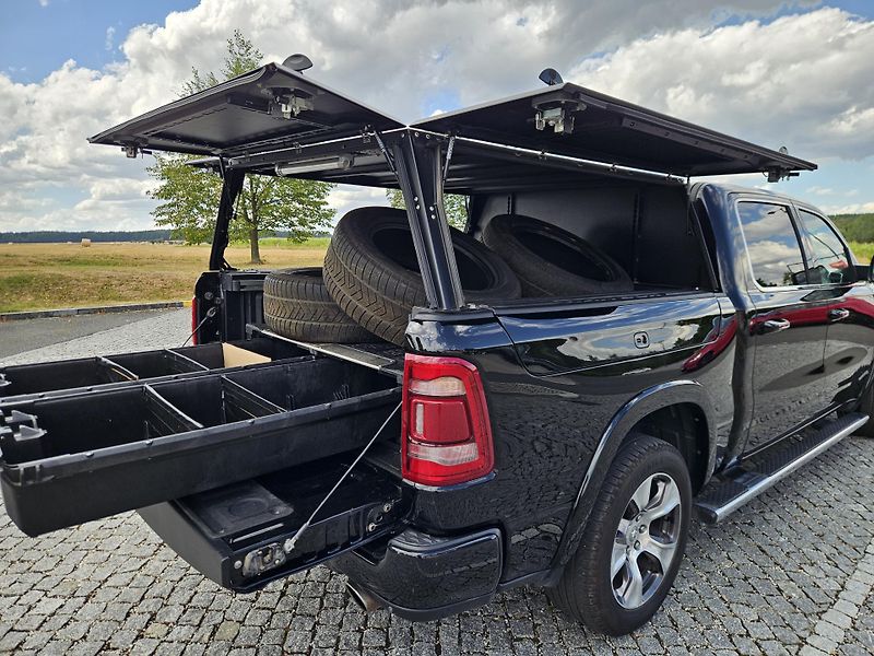 RAM 1500 (2019) 5.7HEMI + LPG LARAMIE - fotka 31 z 38