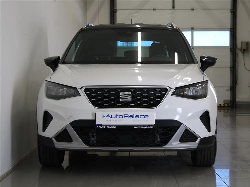 Seat Arona 1,0 TSi DSG Xperience 5L.Zár. - fotka 2 z 23