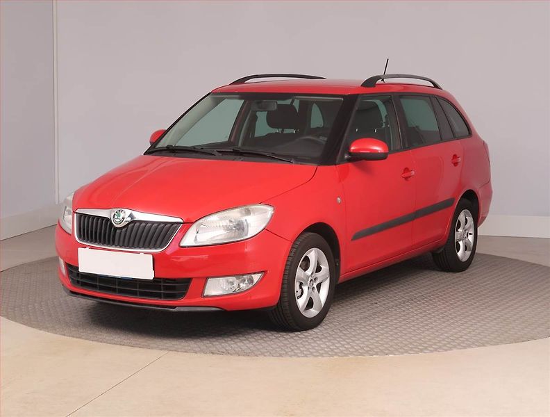 Škoda Fabia (2012) Ambition 1.2 TSI, Tempomat - fotka 2 z 15