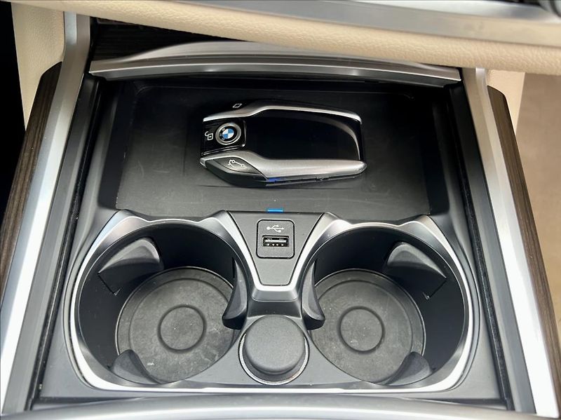BMW Řada 7 3,0 730d xDrive záruka 2027 - fotka 41 z 61