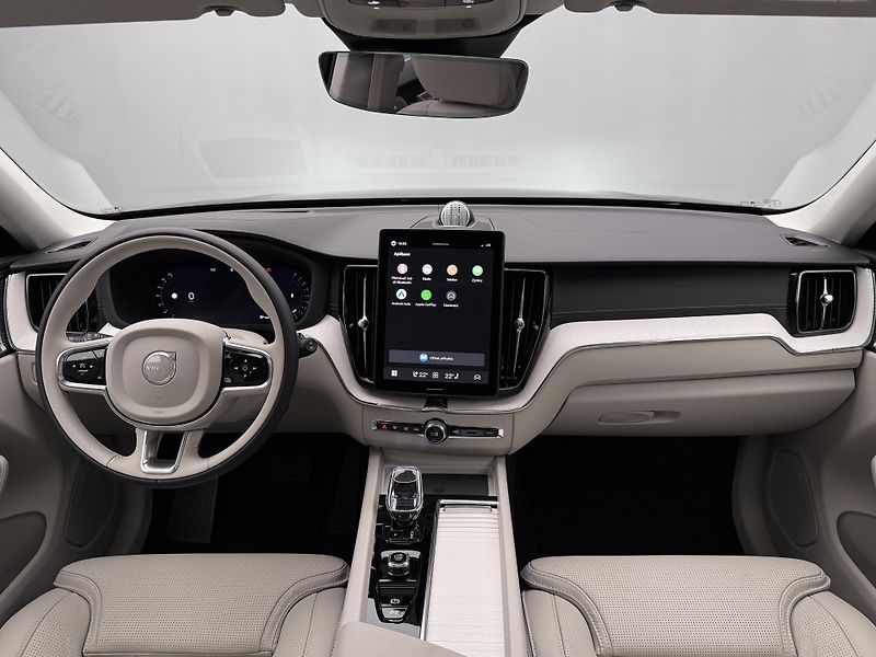 Volvo XC60 (2026) B5 AWD AUT BRIGHT ULTRA - fotka 2 z 26