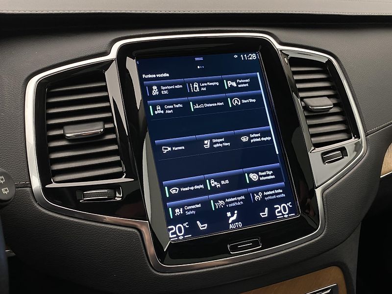 Volvo XC90 B5 AWD INSCRIPTION REZERVACE - fotka 40 z 46