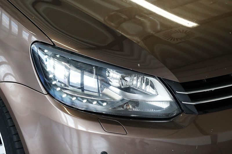 Volkswagen Touran - fotka 9 z 25