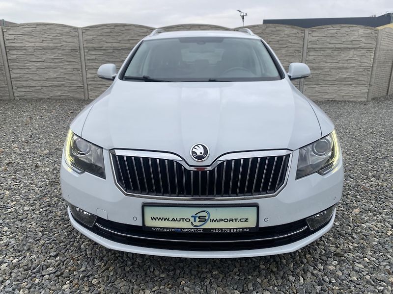 Škoda Superb 2.0TDi 4x4 170PS DSG L+K COMBI - fotka 7 z 158