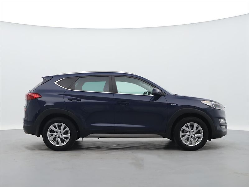 Hyundai Tucson 1,6 CRDI 100 kW CZ 1.Maj. - fotka 8 z 30