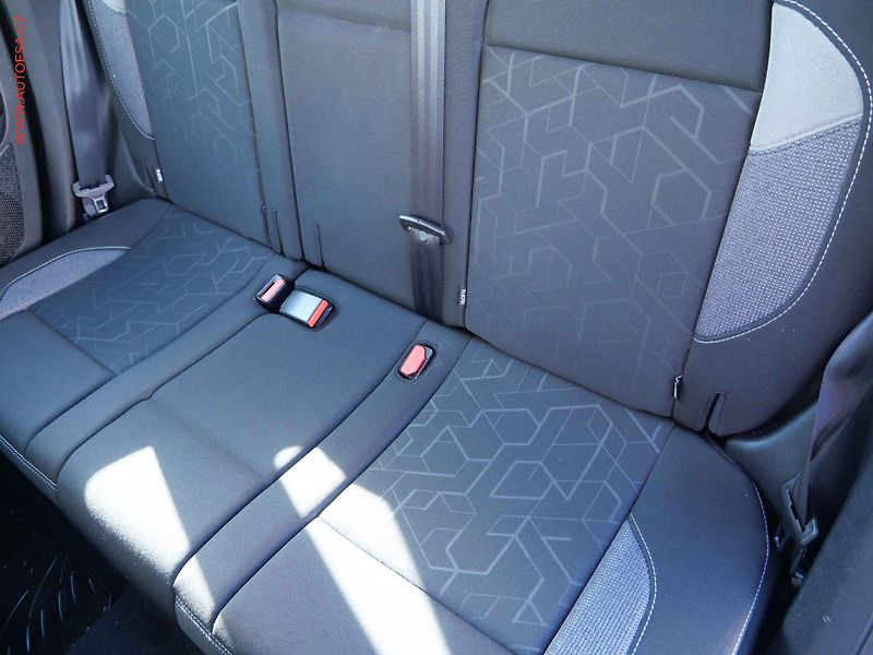 Peugeot 2008 (2017) 1.2 PT, ČR, Active - fotka 10 z 19