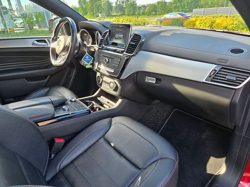 Mercedes-Benz GLE 450 AMG 4MATIC - fotka 18 z 20