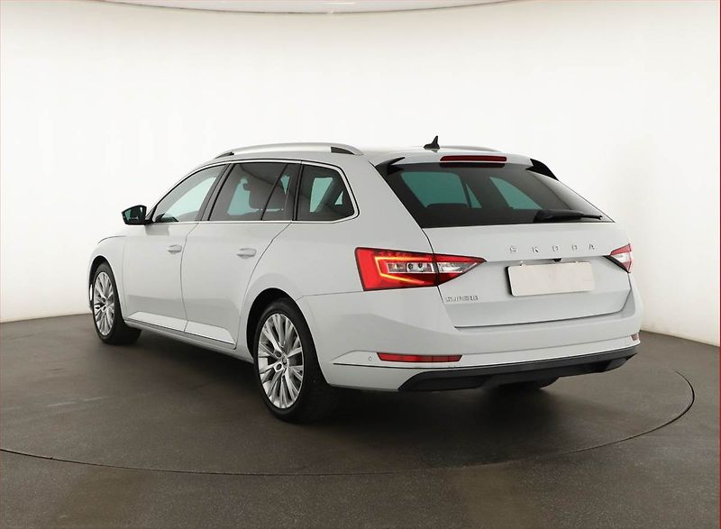Škoda Superb (2023) Style 2.0 TDI - fotka 4 z 20
