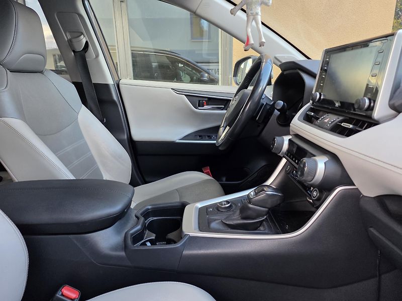 Toyota RAV4 2.5HYBRID-LPG-MAX.VÝBAVA-TAŽNĚ - fotka 12 z 13