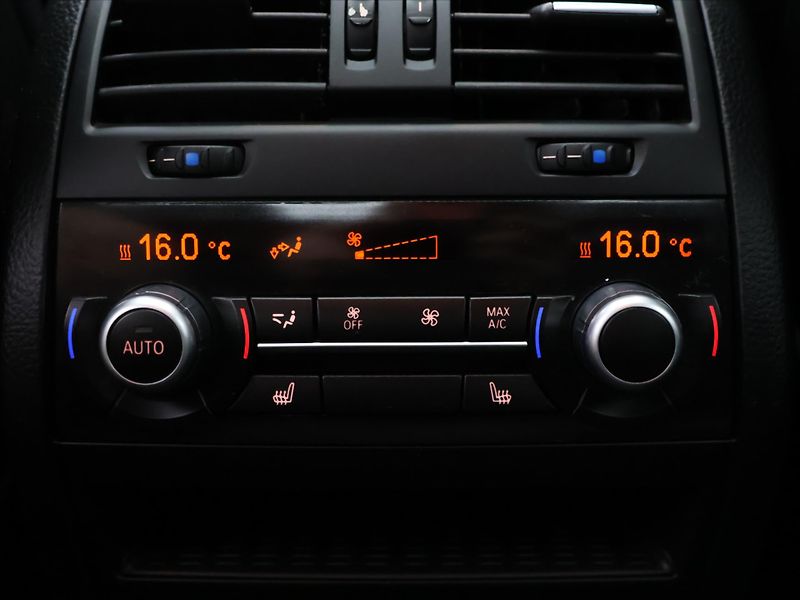 BMW Řada 5 3,0 D 190 kW X-Drive Luxury Li - fotka 27 z 35