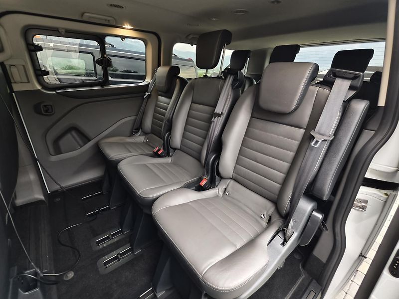 Ford Tourneo Custom (2019) 2.0 TDCi 9.místné, top stav. - fotka 14 z 19