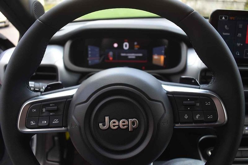 Jeep Avenger dobře poslouží menším rodinám, které nechtějí jezdit vždy jen po silnici.