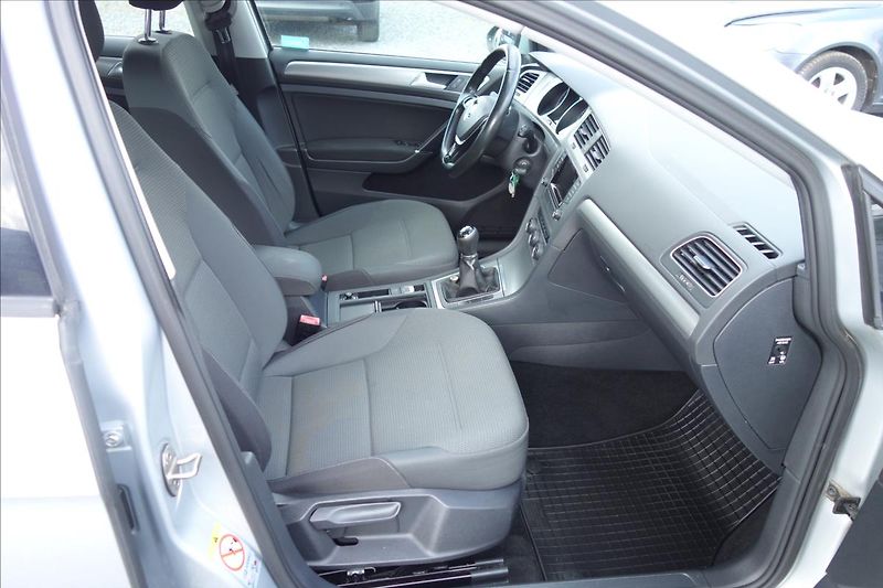 Volkswagen Golf 1,4 TSi,ČR,1 MAJ.,COMFORTLINE. - fotka 10 z 32