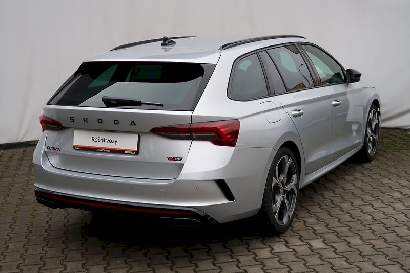 Škoda Octavia (2024) Combi 2,0 TSI / 195 kW DSG - fotka 24 z 31