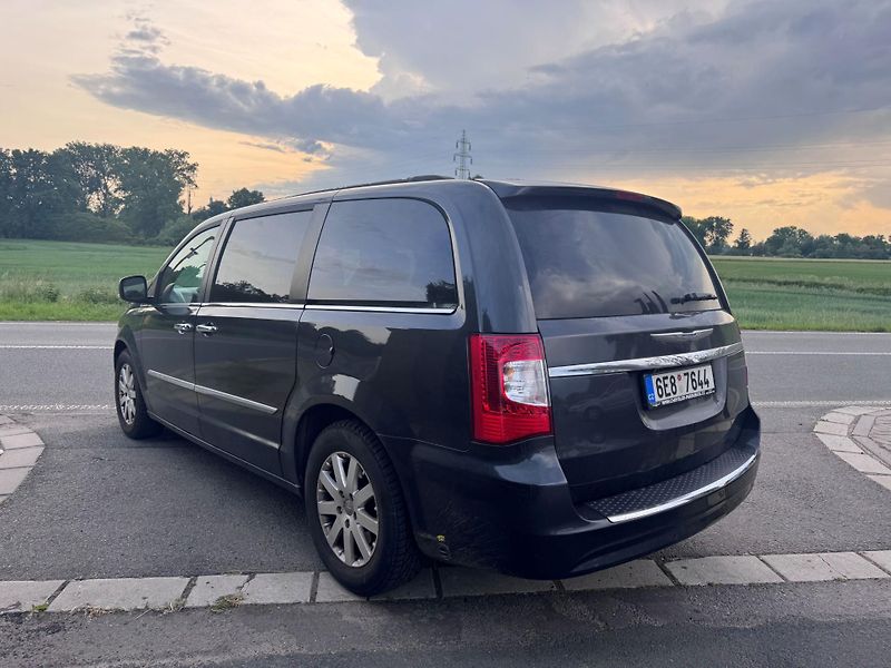Chrysler Town & Country (2012)  3,6 LPG Limited DVD 2012 - fotka 3 z 20