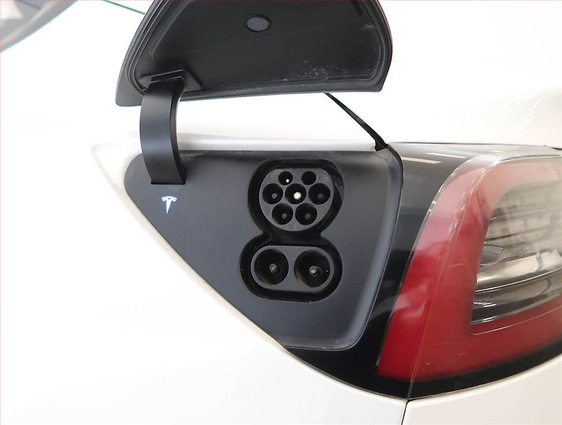 Tesla Model 3 (2021) Std Range Plus LFP, SoH 93% - fotka 32 z 33