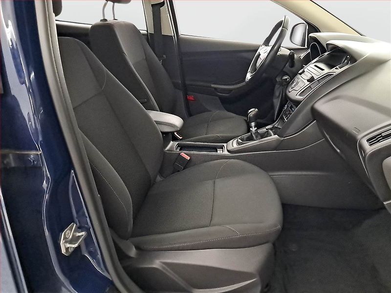 Ford Focus (2016) 1.5 TDCi, Tempomat - fotka 9 z 14