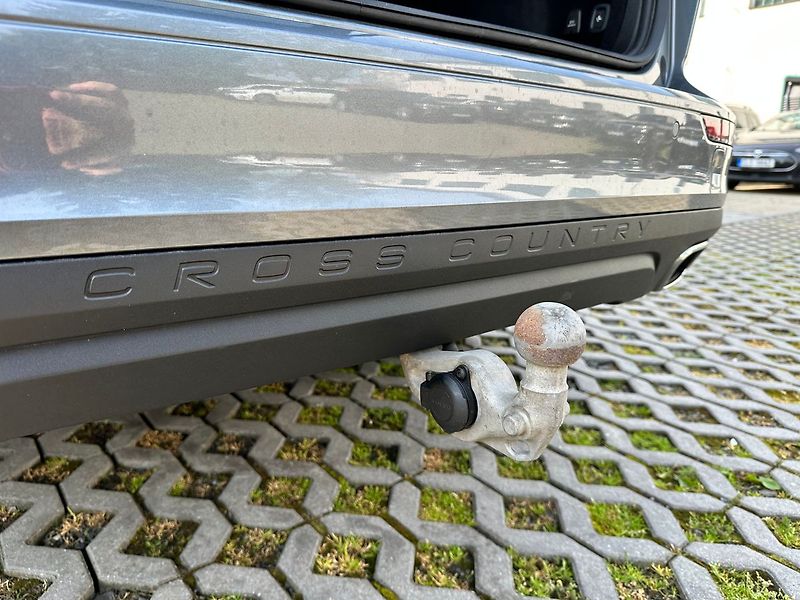 Volvo V60 CC/B4/AWD/Momen/TažZ/H&K/Ihned - fotka 24 z 24