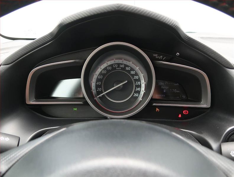 Mazda 3 (2015) 1.5 Skyactiv-G, Xenony - fotka 11 z 18
