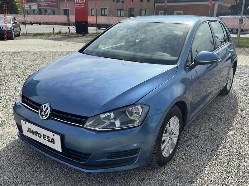 Volkswagen Golf (2013) 1.2TSi, 2.maj,ČR, autoAC - fotka 3 z 19
