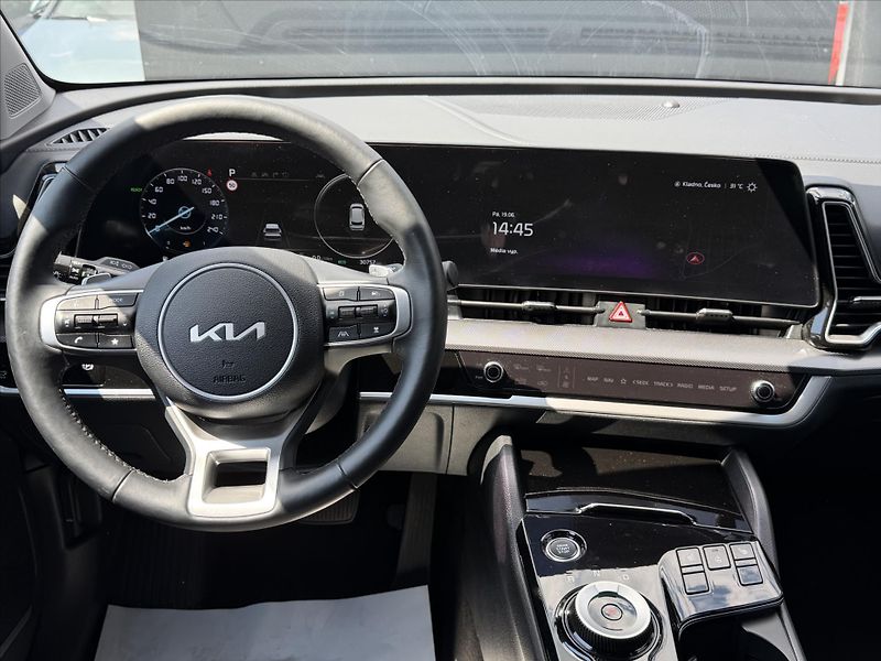 Kia Sportage 1,6 T-GDi 4x4 HEV 6AT TOP - fotka 8 z 11
