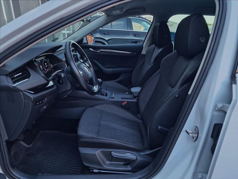 Škoda Octavia 2.0 TDI Style Tažné,ČR,1.Maj. - fotka 19 z 50
