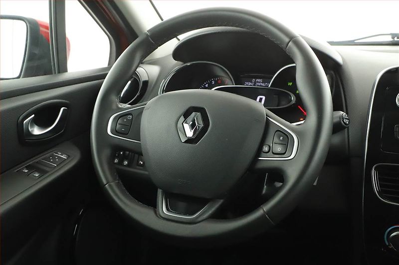 Renault Clio (2019) 0.9 TCe, Tempomat - fotka 8 z 16