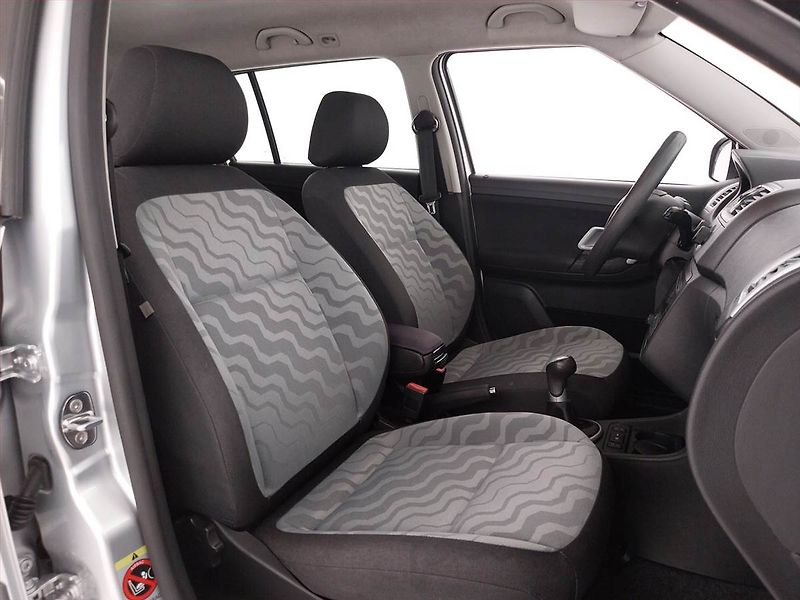 Škoda Fabia (2009) Ambition 1.9 TDI, Serv.kniha - fotka 9 z 19