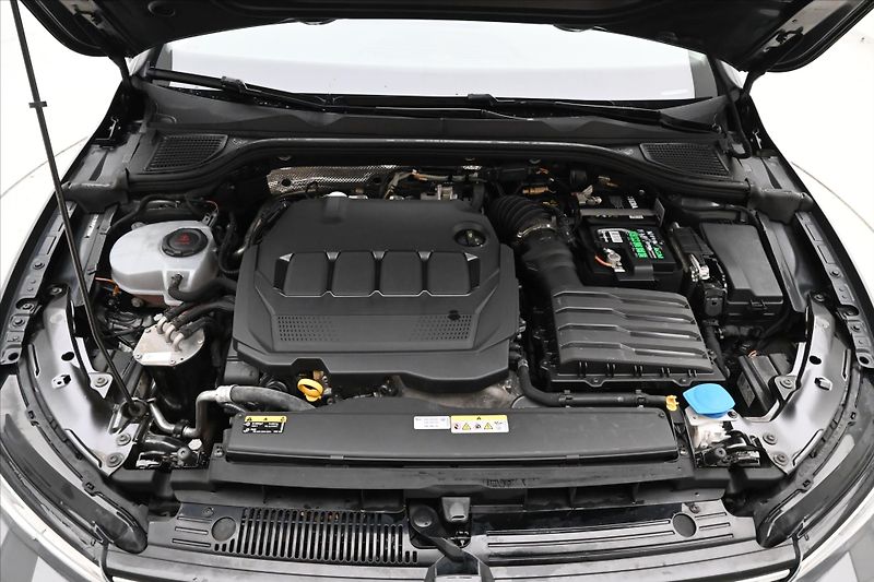 Volkswagen Golf 2,0 TDI 85 kW DSG Life Záruka - fotka 9 z 32