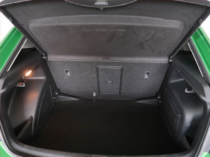 Škoda Rapid (2016) Spaceback 1.2 TSI, Navi - fotka 13 z 15