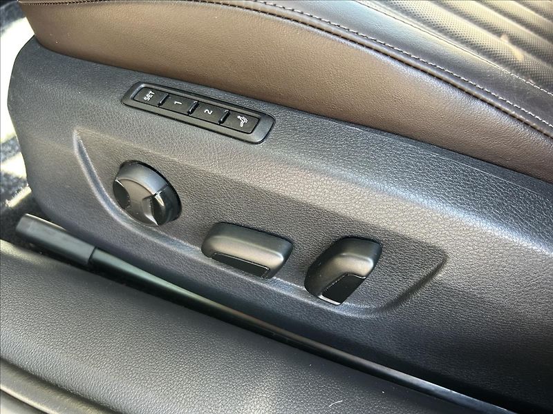 Škoda Superb 2,0 TDi 4x4  L&K DPH WEBASTO - fotka 13 z 50