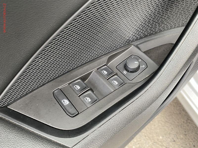 Škoda Octavia (2022) 2.0 TDi 4x4, ČR, Ambition - fotka 13 z 19