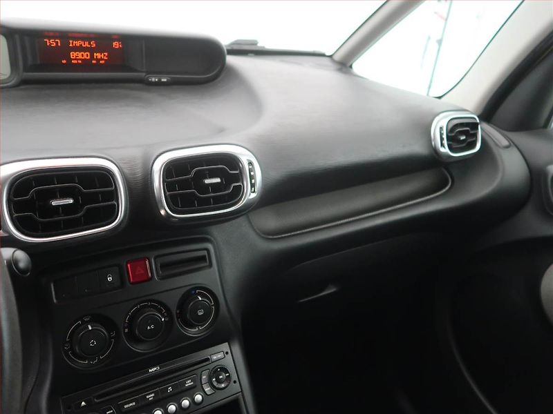 Citroën C3 Picasso (2009) 1.4 i, po STK, jezdí dobře - fotka 10 z 12