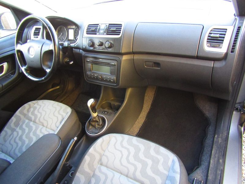 Škoda Roomster (2008) 1.4 TDI 59kW - fotka 14 z 34