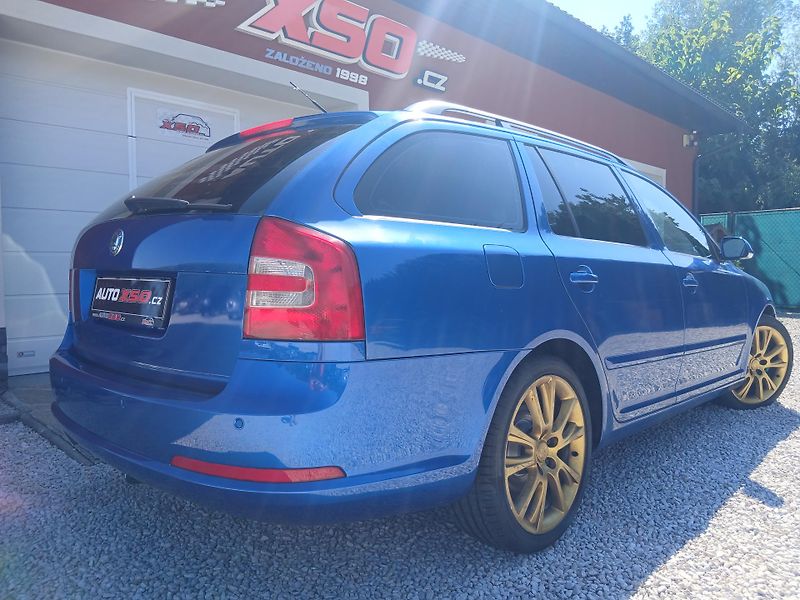 Škoda Octavia 2.0 TFSi RS combi - fotka 3 z 34