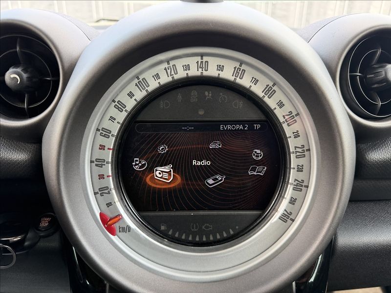 Mini Countryman 1.6 i - fotka 11 z 14