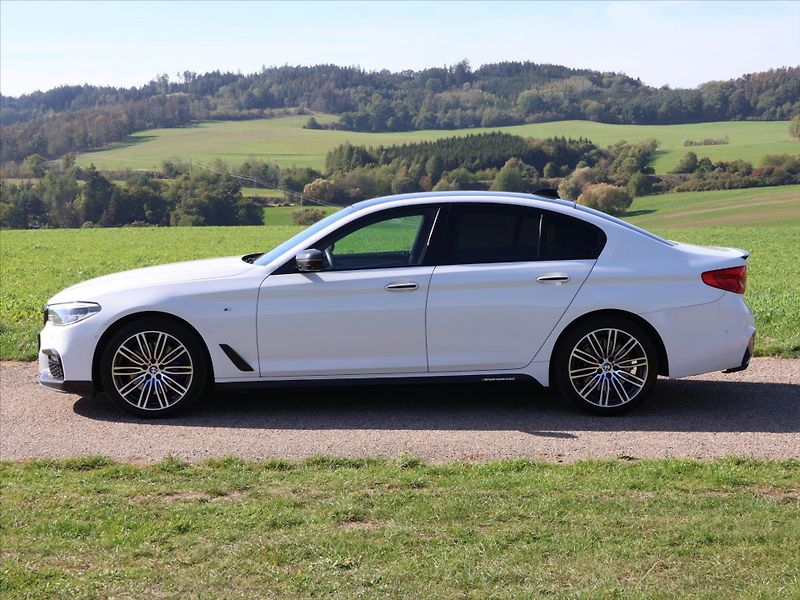 BMW Řada 5 3,0 530d 195kW xDrive CZ - fotka 4 z 39