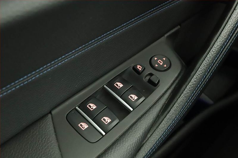 BMW Řada 5 (2021) 530d xDrive - fotka 20 z 20