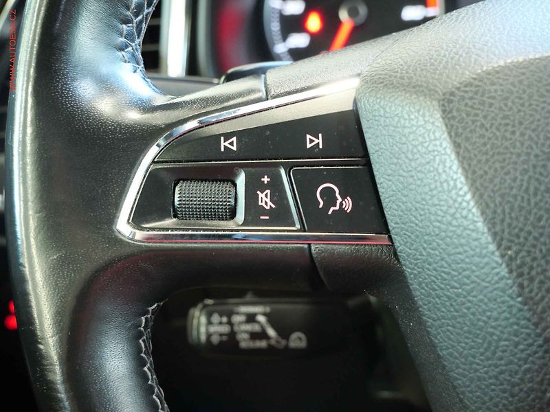 Seat Ateca (2018) 2.0TSi 4x4, ČR, DSG, navi - fotka 18 z 26
