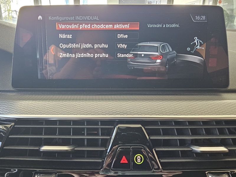 BMW Řada 5 540d xDrive - fotka 25 z 26