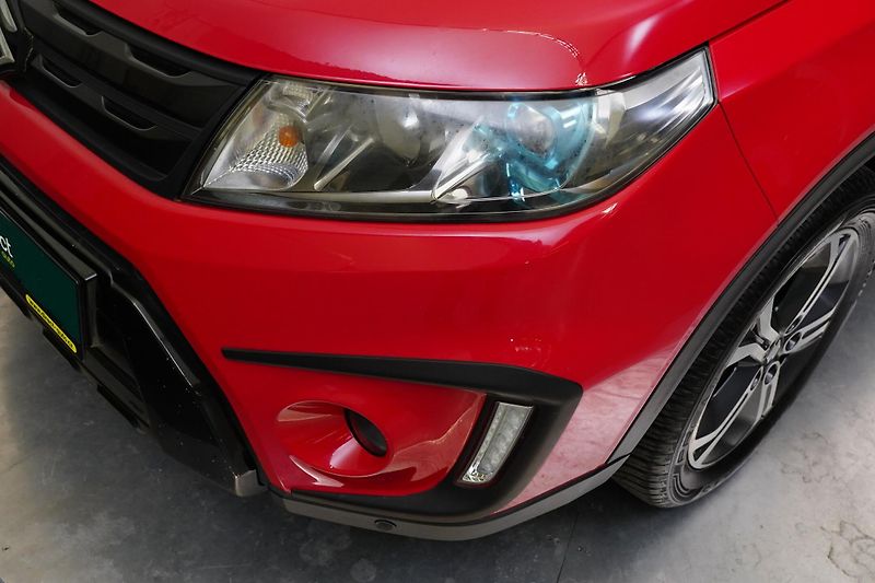 Suzuki Vitara - fotka 9 z 25