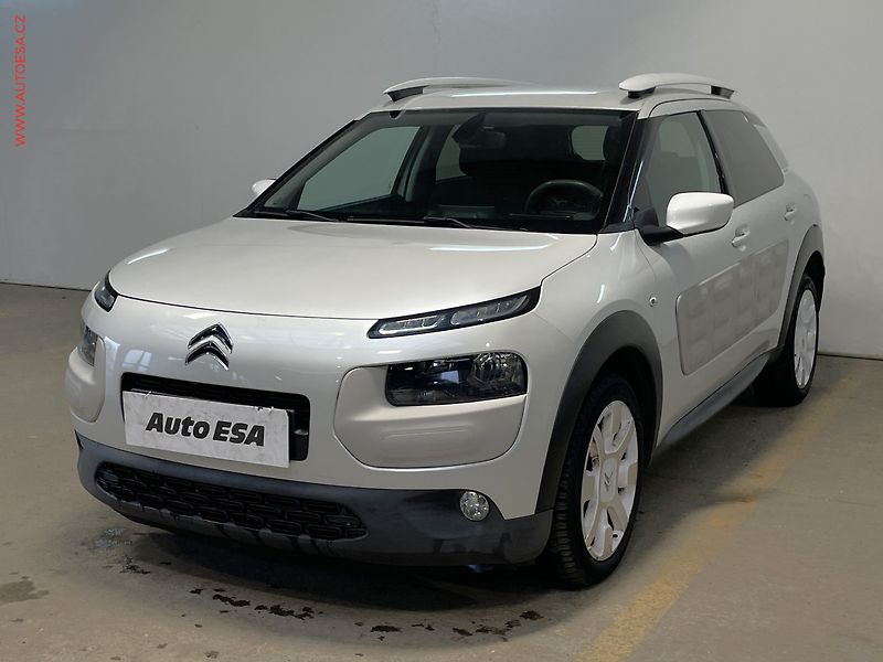 Citroën C4 Cactus (2016) 1.2PT, Shine - fotka 3 z 16