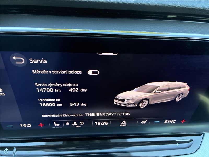 Škoda Octavia 2,0 TDI TAŽNÉ KEYLESS - fotka 31 z 31