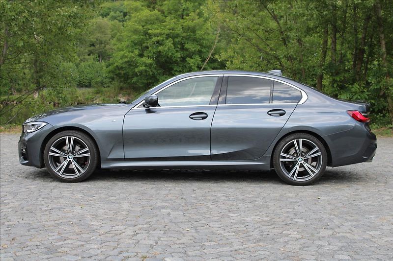 BMW Řada 3 320xd / M-PAKET / HUD / CZ - fotka 6 z 44