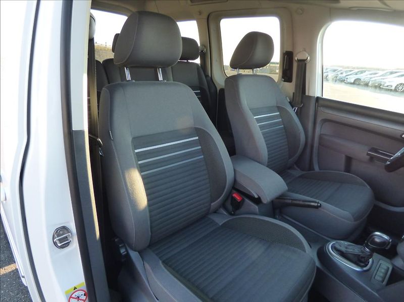 Volkswagen Caddy 2,0 TDI  Cup DSG - fotka 17 z 39
