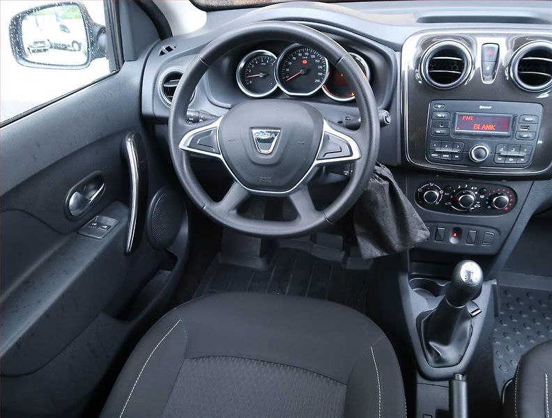 Dacia Logan (2018) 1.0 SCe, ČR,1.maj, Serv.kniha - fotka 7 z 15