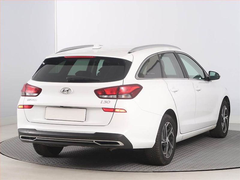 Hyundai i30 (2021) 1.6 CRDi, ČR,1.maj, Serv.kniha - fotka 5 z 17